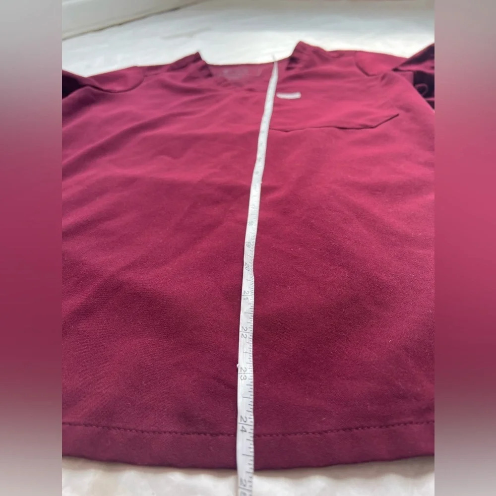 FIGS Catarina 1 Pocket Scrub Top Size XS Stretch Burgundy Women's Short Sleeve - Picture 5 of 8